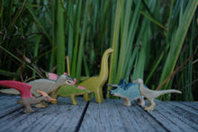 Load image into Gallery viewer, HOLZWALD Triceratops, Green