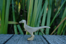Load image into Gallery viewer, HOLZWALD Velociraptor, Green