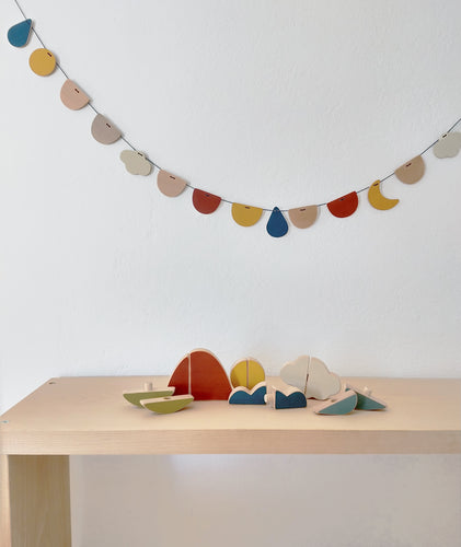 THE WANDERING WORKSHOP Sky DIY Garland