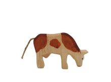 Load image into Gallery viewer, HOLZWALD Cow, Eating